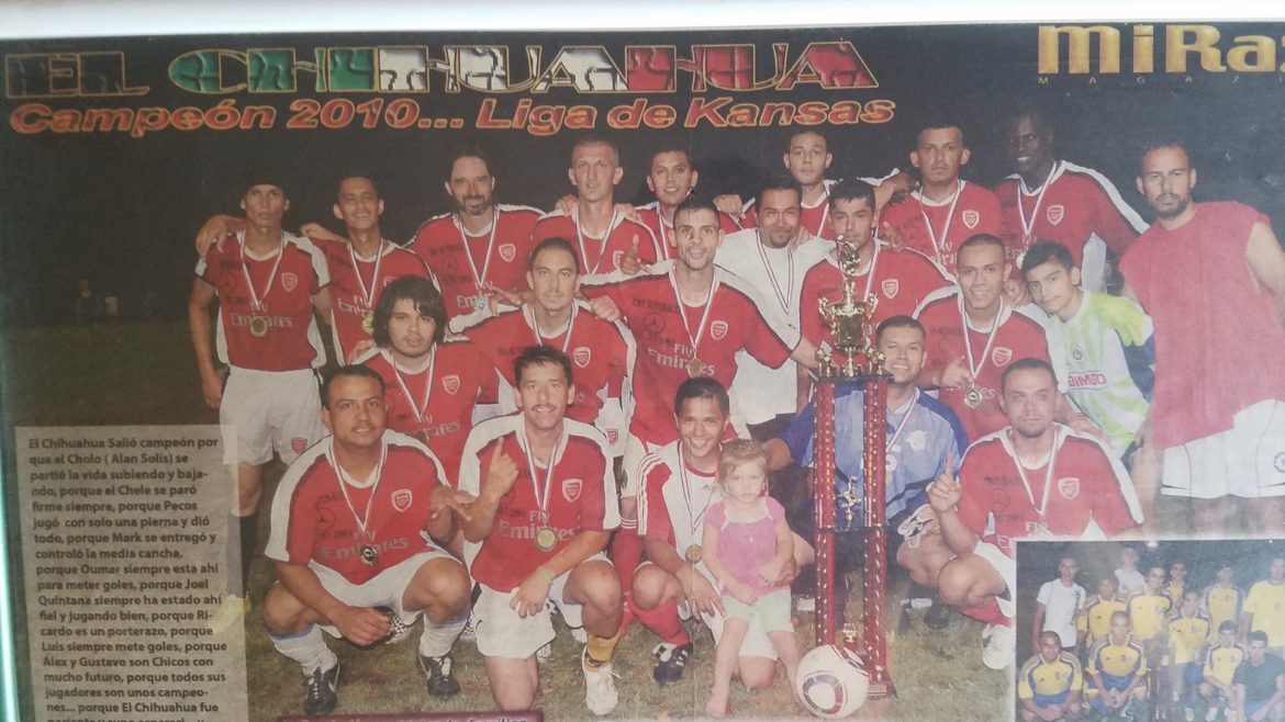 The Santa Fe Wanderers pose for a photo after winning a league championship.