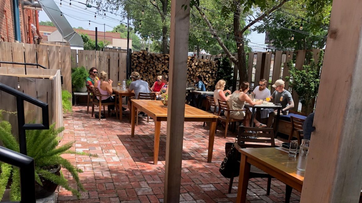 Fox and Pearl outdoor dining