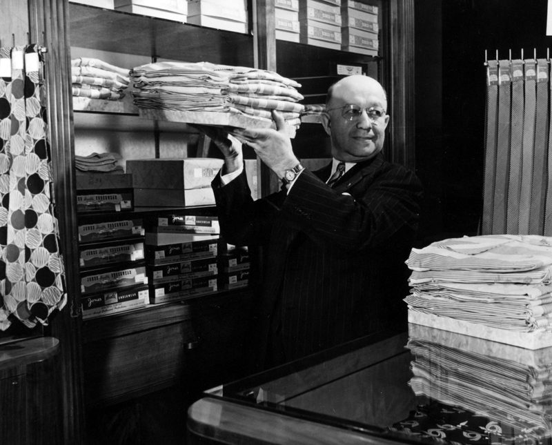 Eddie Jacobson, after many years of traveling as a men’s shirt company representative, in 1945 opened his own store at 39th and Main streets in Kansas City.